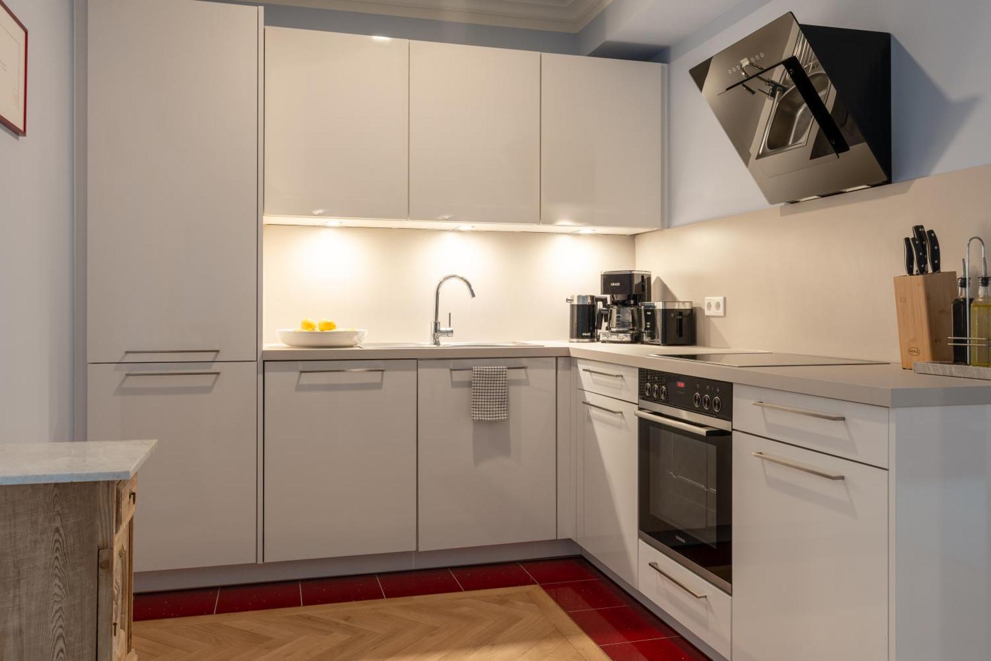 Cls Zentrale City-Wohnung In Hamburg Mit E-Laden Und Tiefgarage, Grosser Balkon, Blick Ueber Hamburg, Parkplatz, Cafe Im Haus, Bushaltestelle Direkt Gegenueber, Flex Check In Exterior photo